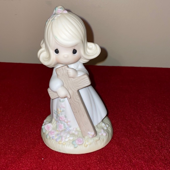 Precious Moments ~ I Believe in the Old Rugged Cross - Picture 1 of 5